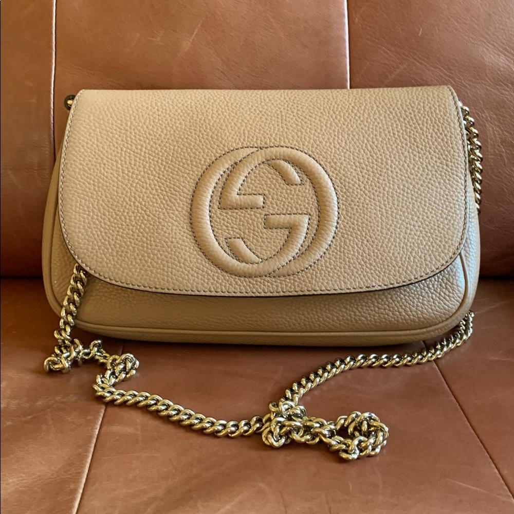🤎💛🤎 Authentic GUCCI Pebbled Calfskin Medium Soho Flap Crossbody🤎💛🤎